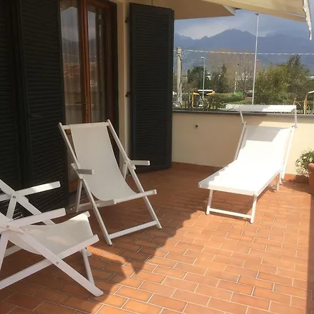 Appartamento Con Terrazza Panoramica Forte dei Marmi Exterior photo